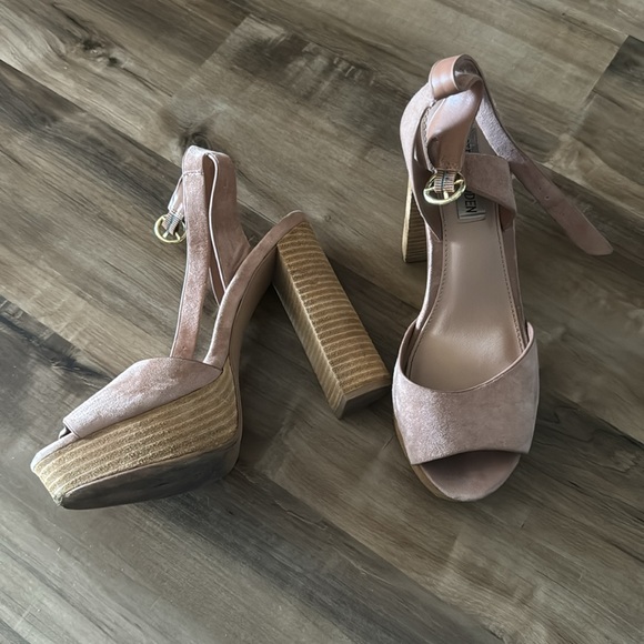 Steve Madden Suede Heels - Picture 2 of 4